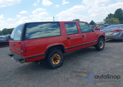 1993 Chevrolet Suburban C2500 z USA, uszkodzony, nr VIN 1GNGC26K8PJ366763